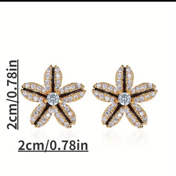 NWOT - Sparkling Petal Flower Stud Earrings - Picture 8 of 8